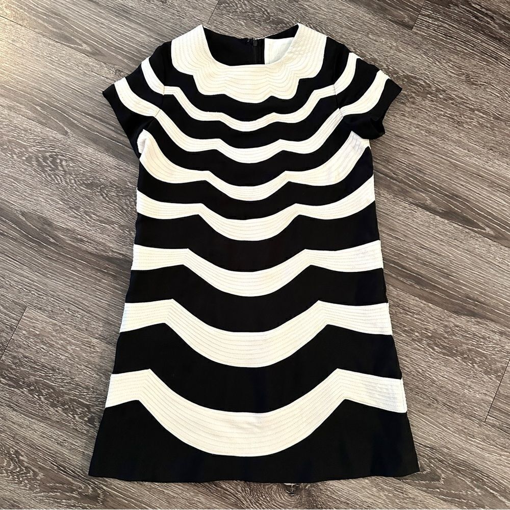 Karta Black And Cream Wavy Print dress